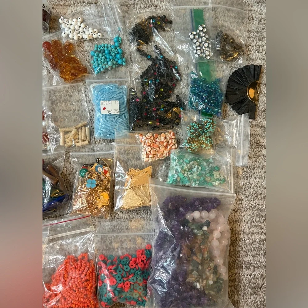 Assorted Craft Beads Collection - Picture 4 of 4